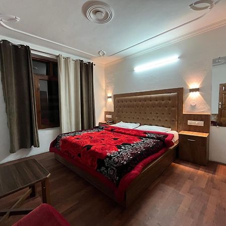 Hotel Premier Mall Road Manali Eksteriør billede