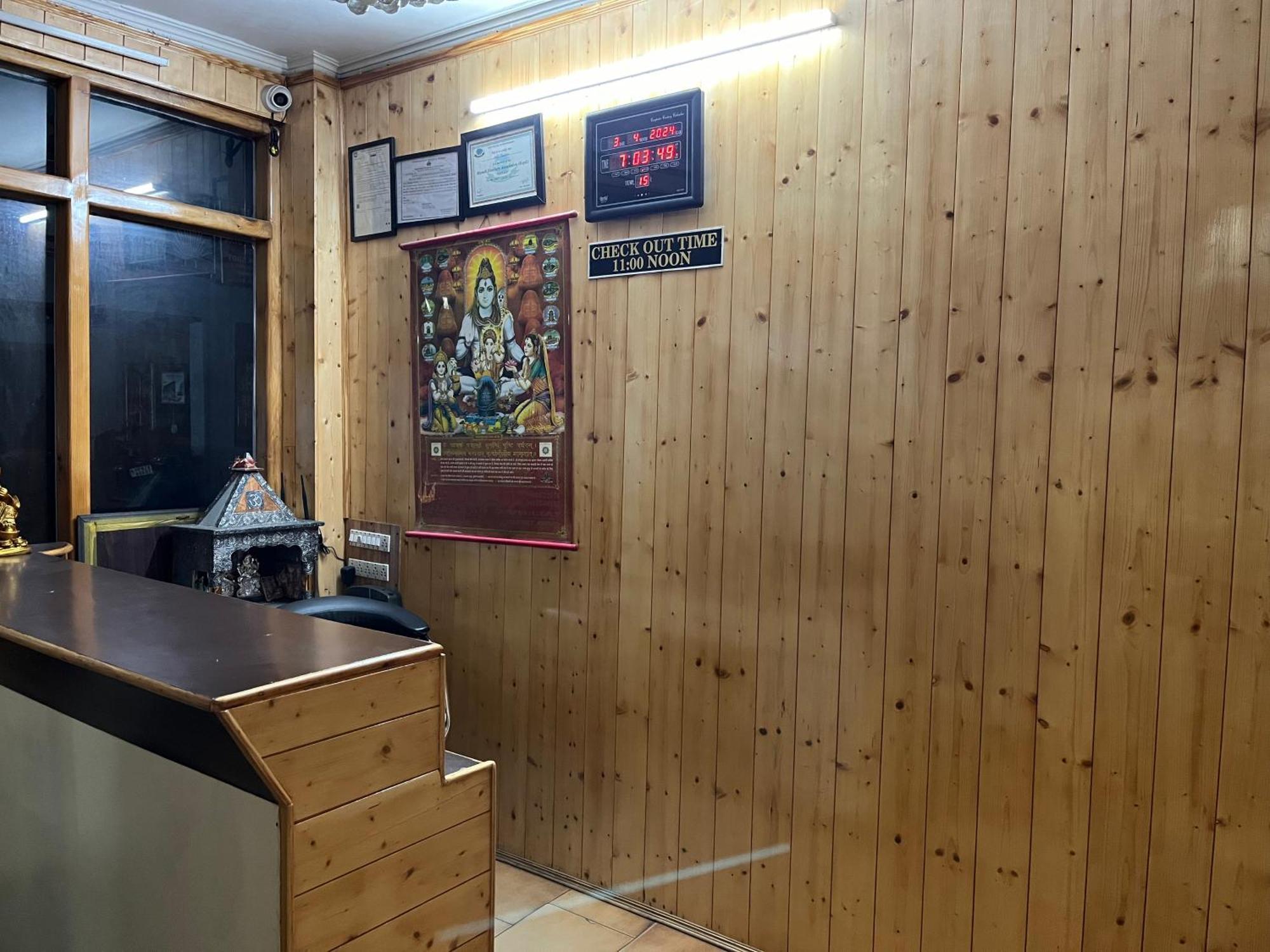 Hotel Premier Mall Road Manali Eksteriør billede